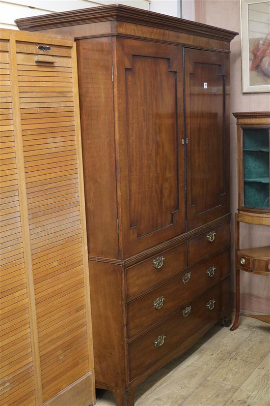 An early 19th century mahogany linen press W.134cm